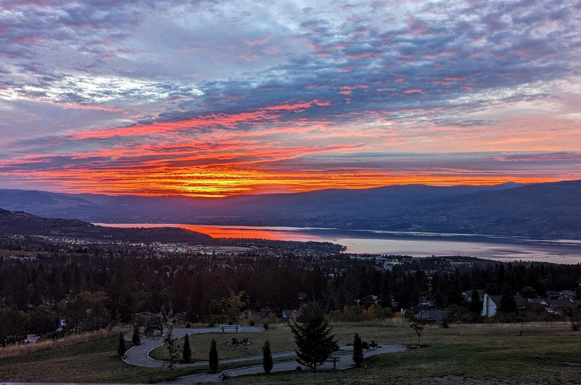 Bed and Breakfast Autumn Lane Farm&Gardens West Kelowna Exterior foto